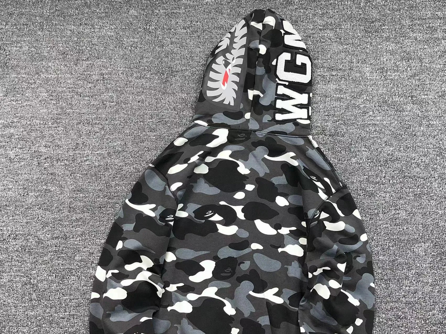 bape-city-camo-shark-wgm-full-zip-hoodie-black-15-Drip Store Argentina