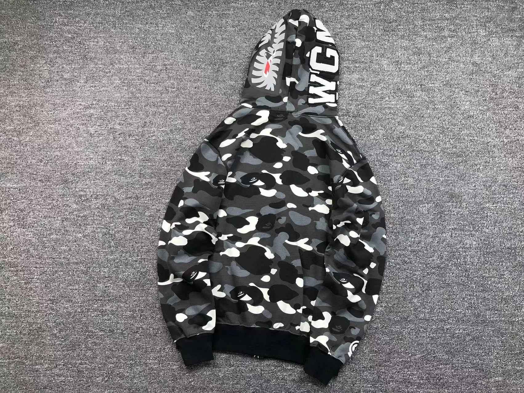 bape-city-camo-shark-wgm-full-zip-hoodie-black-3-Drip Store Argentina