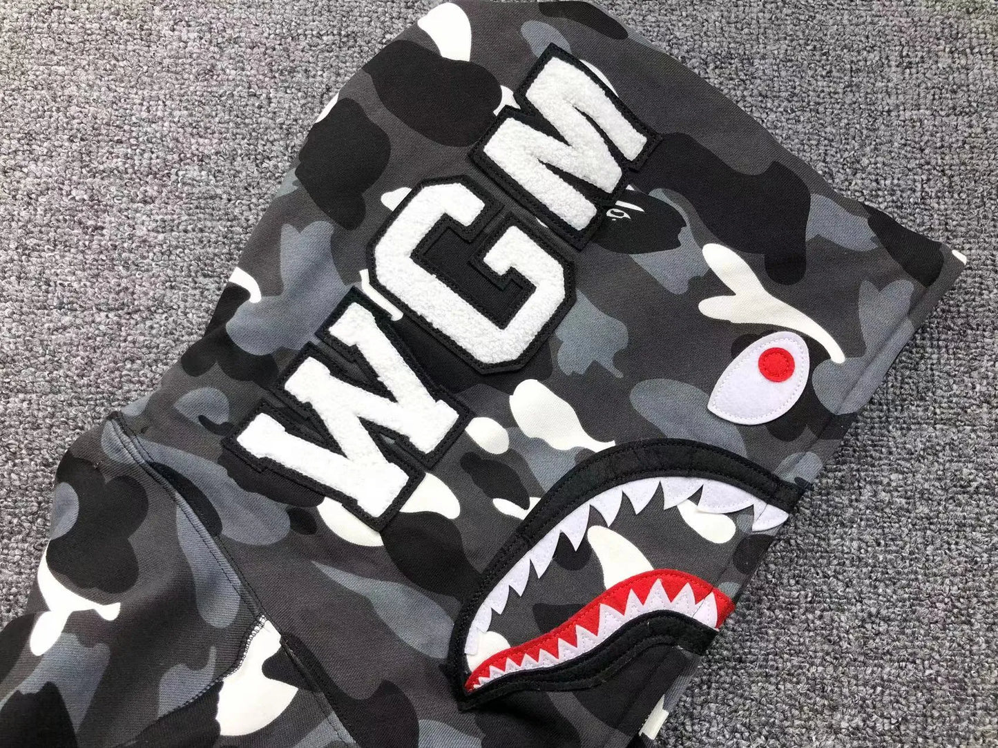 bape-city-camo-shark-wgm-full-zip-hoodie-black-8-Drip Store Argentina