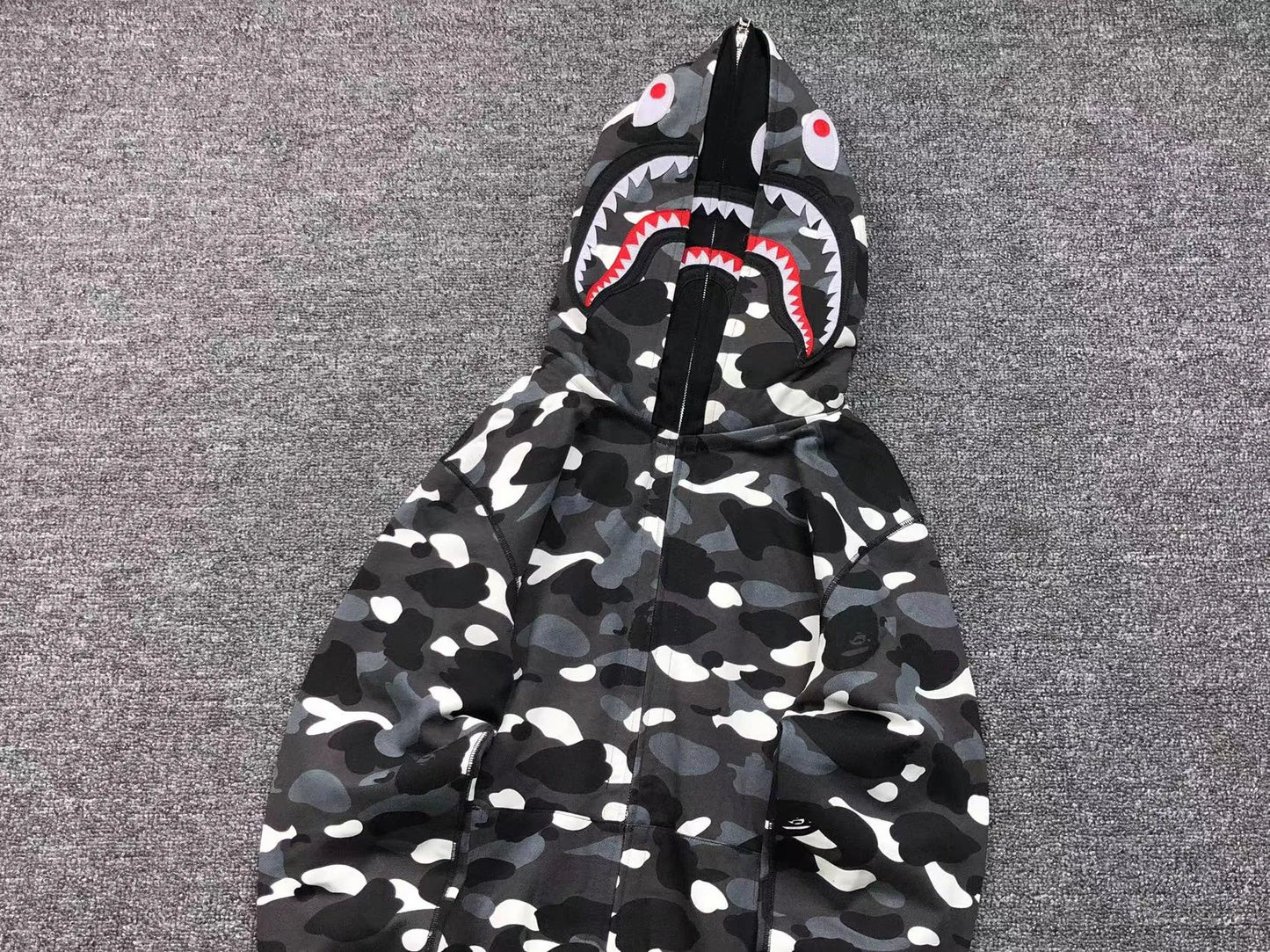 bape-city-camo-shark-wide-full-zip-double-hoodie-black-13-Drip Store Argentina