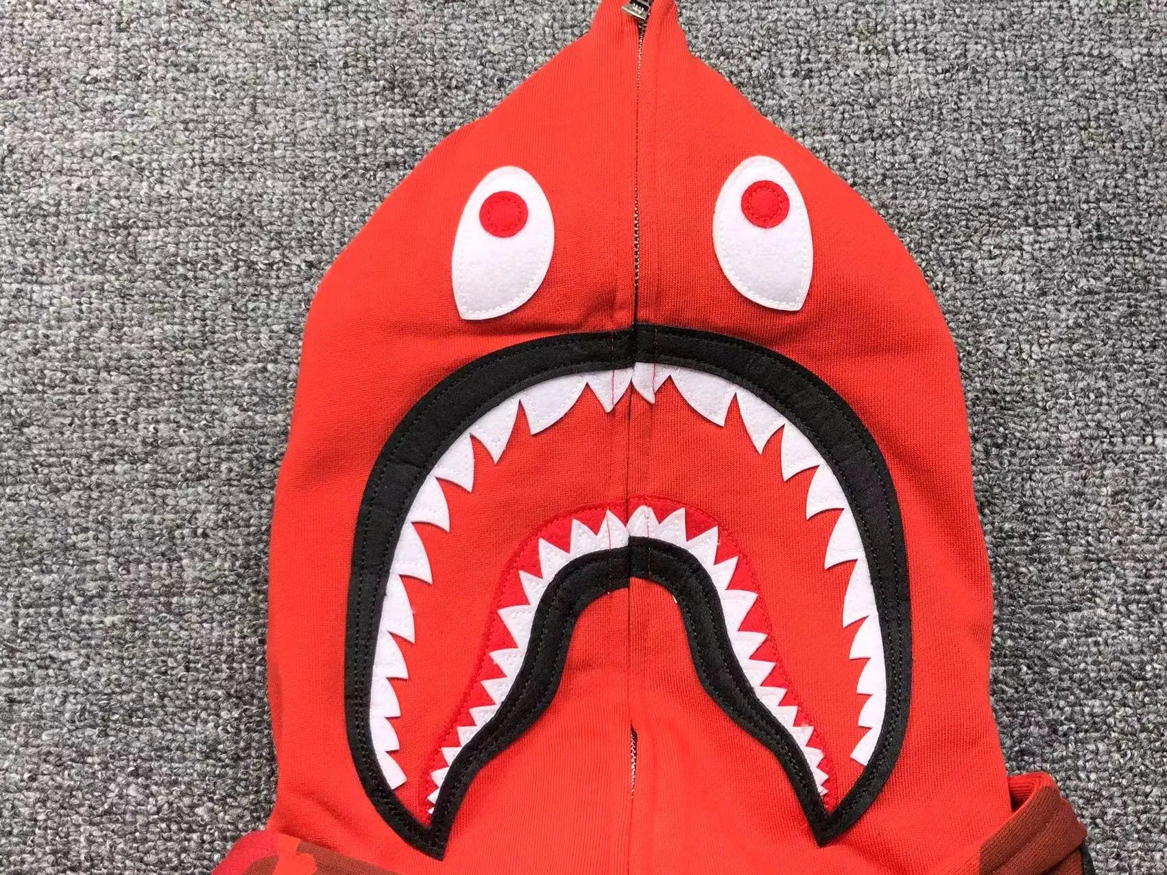 bape-color-camo-shark-wide-full-zip-double-hoodie-red-3-Drip Store Argentina
