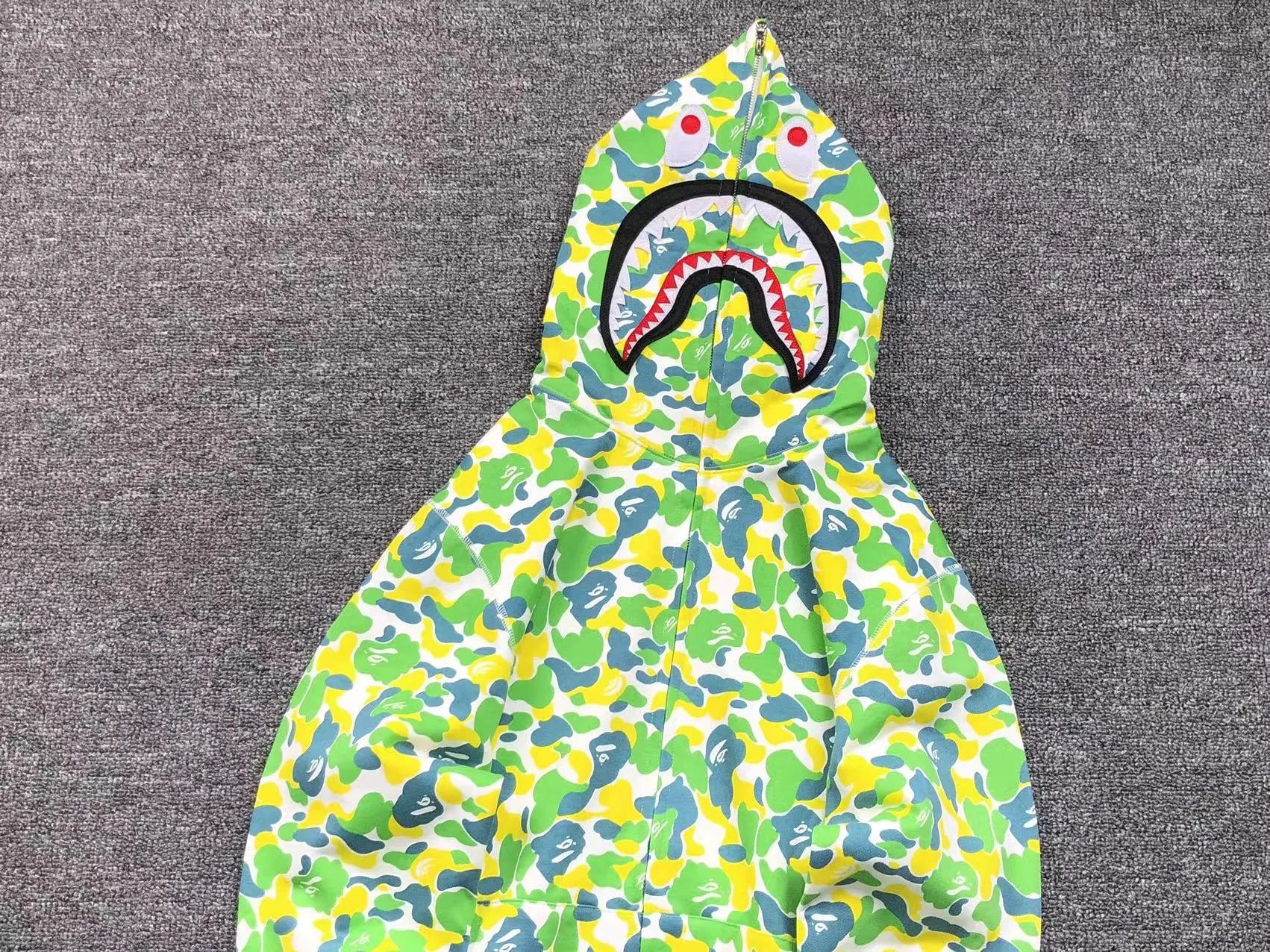 bape-shark-hk-central-limited-full-zip-hoodie-3-Drip Store Argentina
