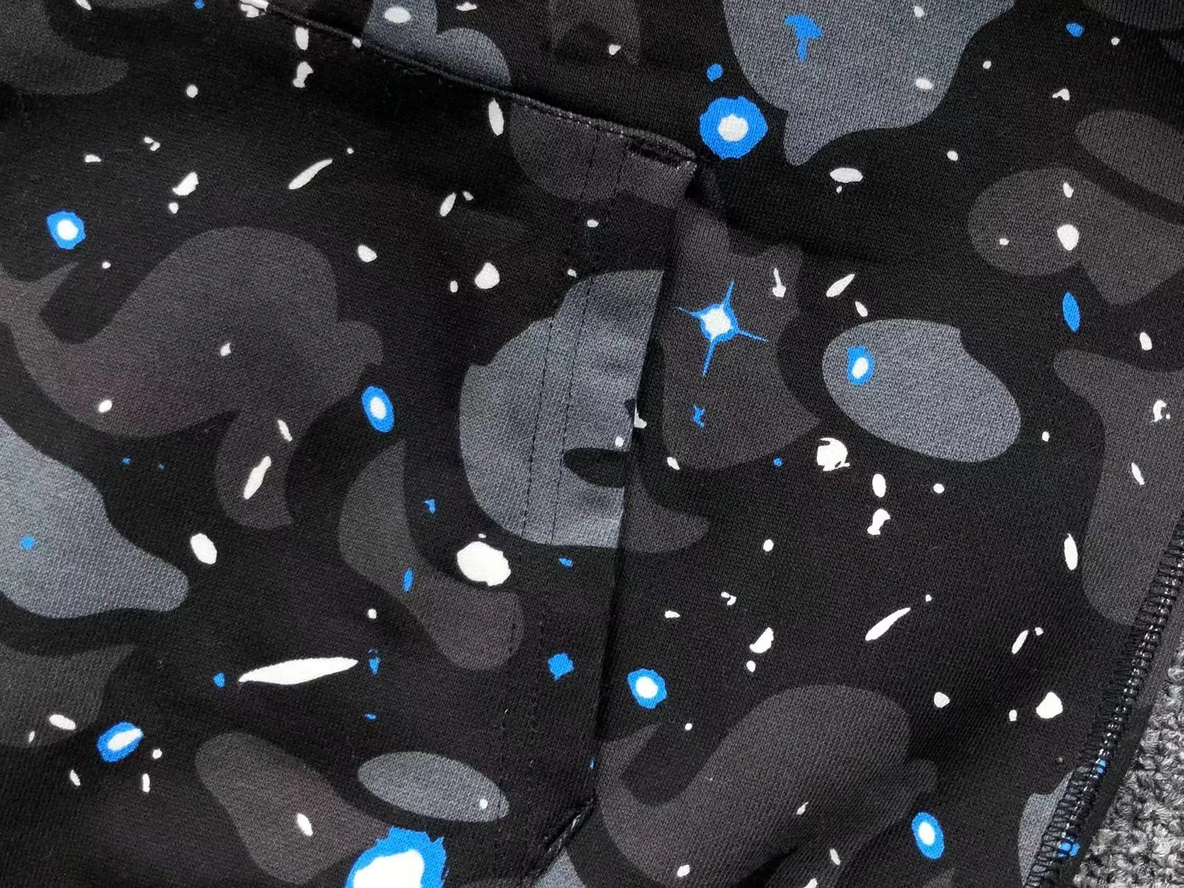 bape-space-camo-shark-full-zip-hoodie-black-12-Drip Store Argentina