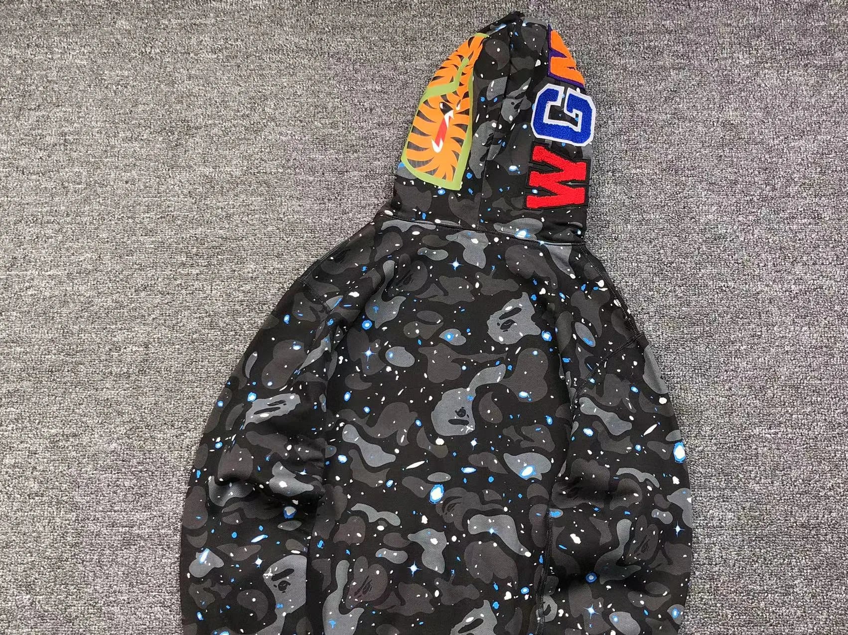 bape-space-camo-shark-full-zip-hoodie-black-6-Drip Store Argentina