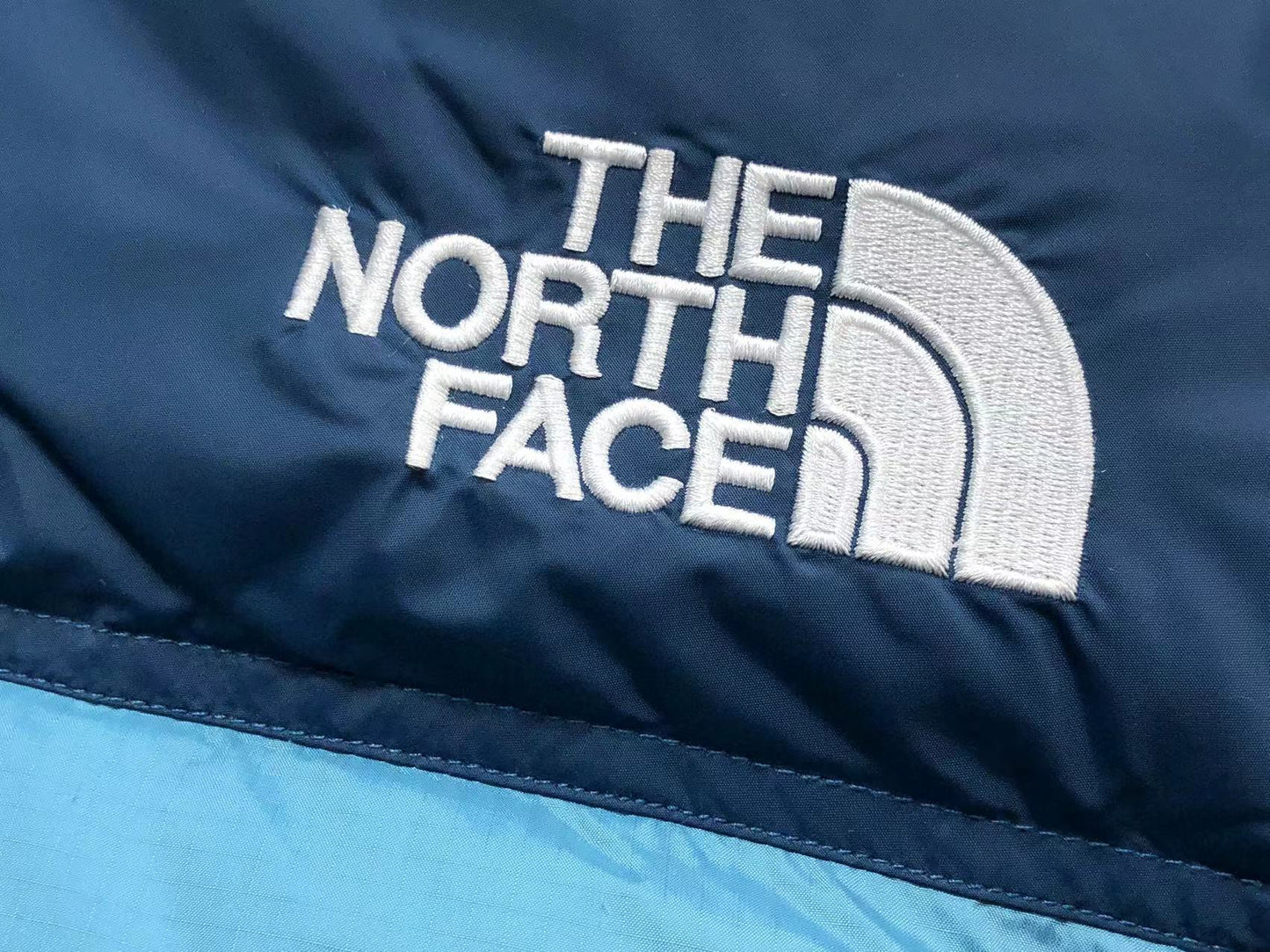 THE NORTH FACE 1996 RETRO NUPTSE VEST BLUE