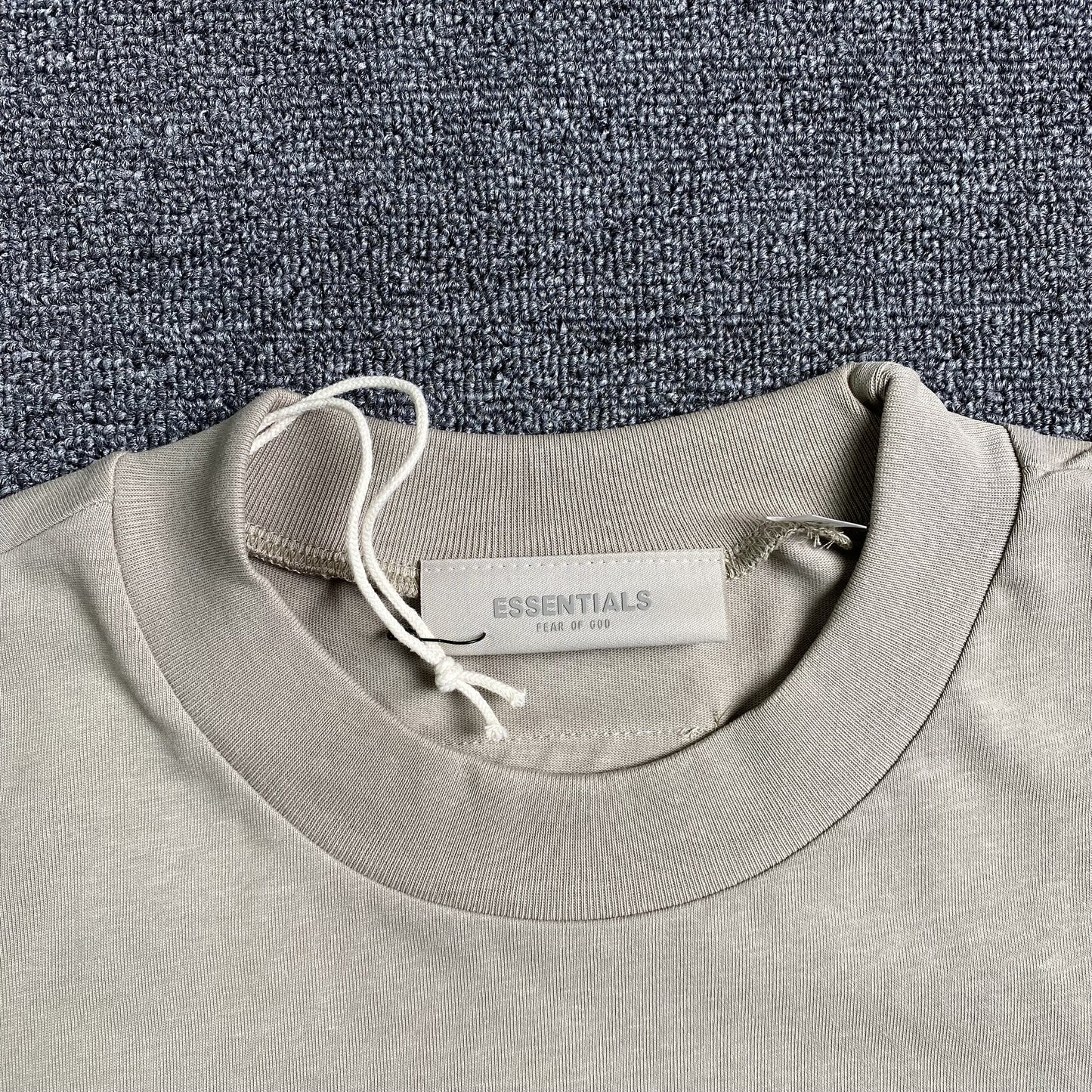 FEAR OF GOD ESSENTIALS SS TEE SEAL