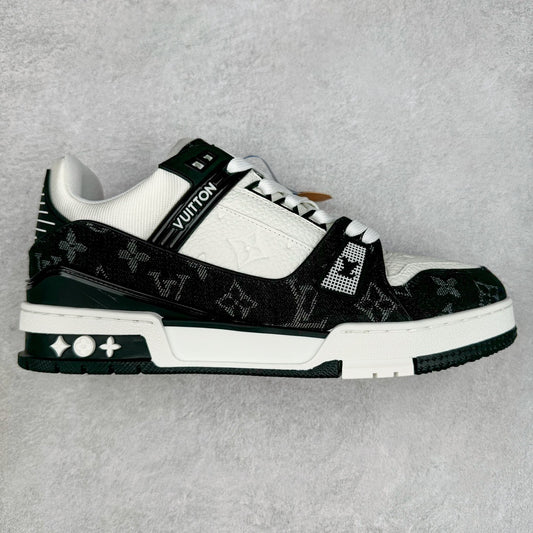 Louis Vuitton Trainer Sneaker Black