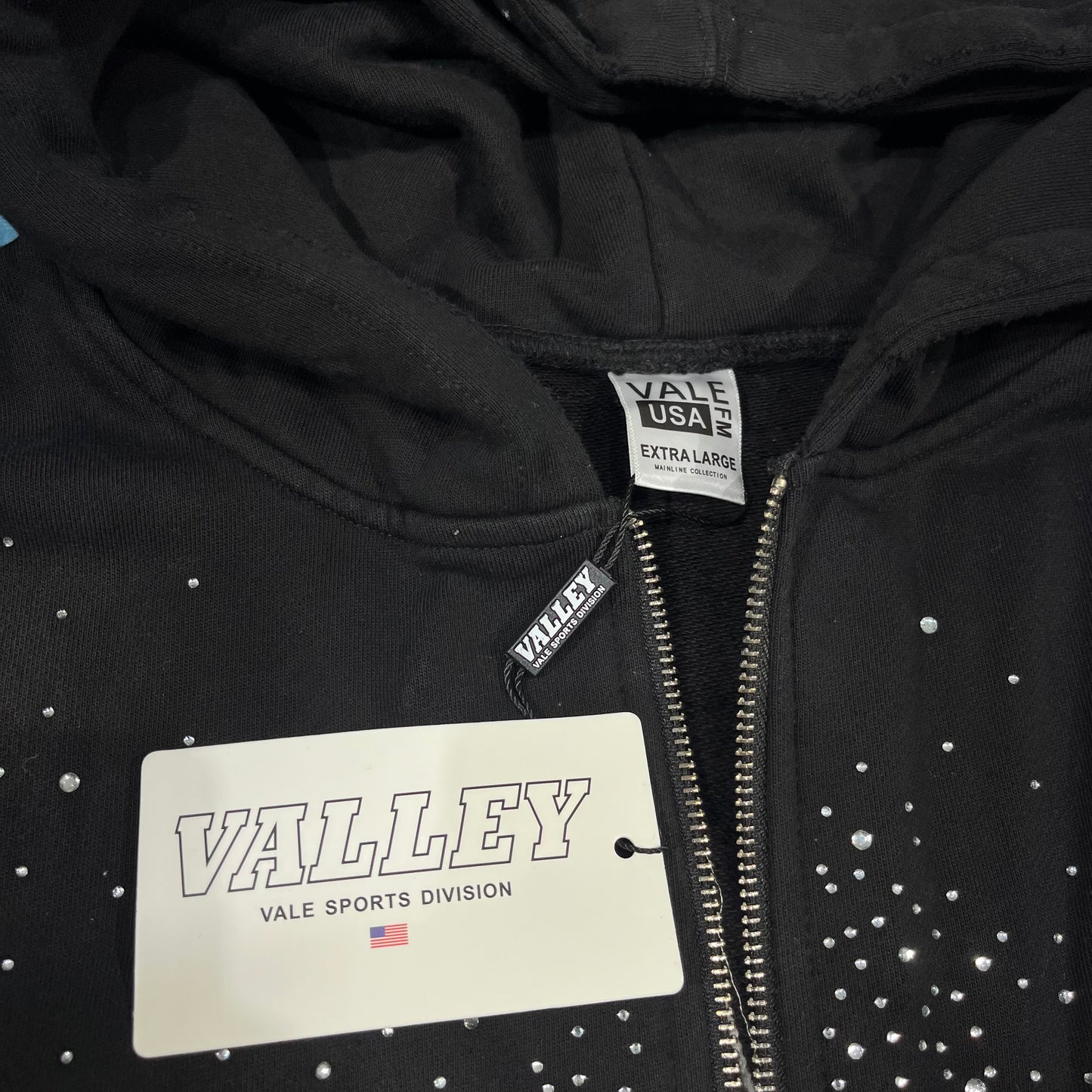 Vale Forever Pluto Clustered Zip Up Black