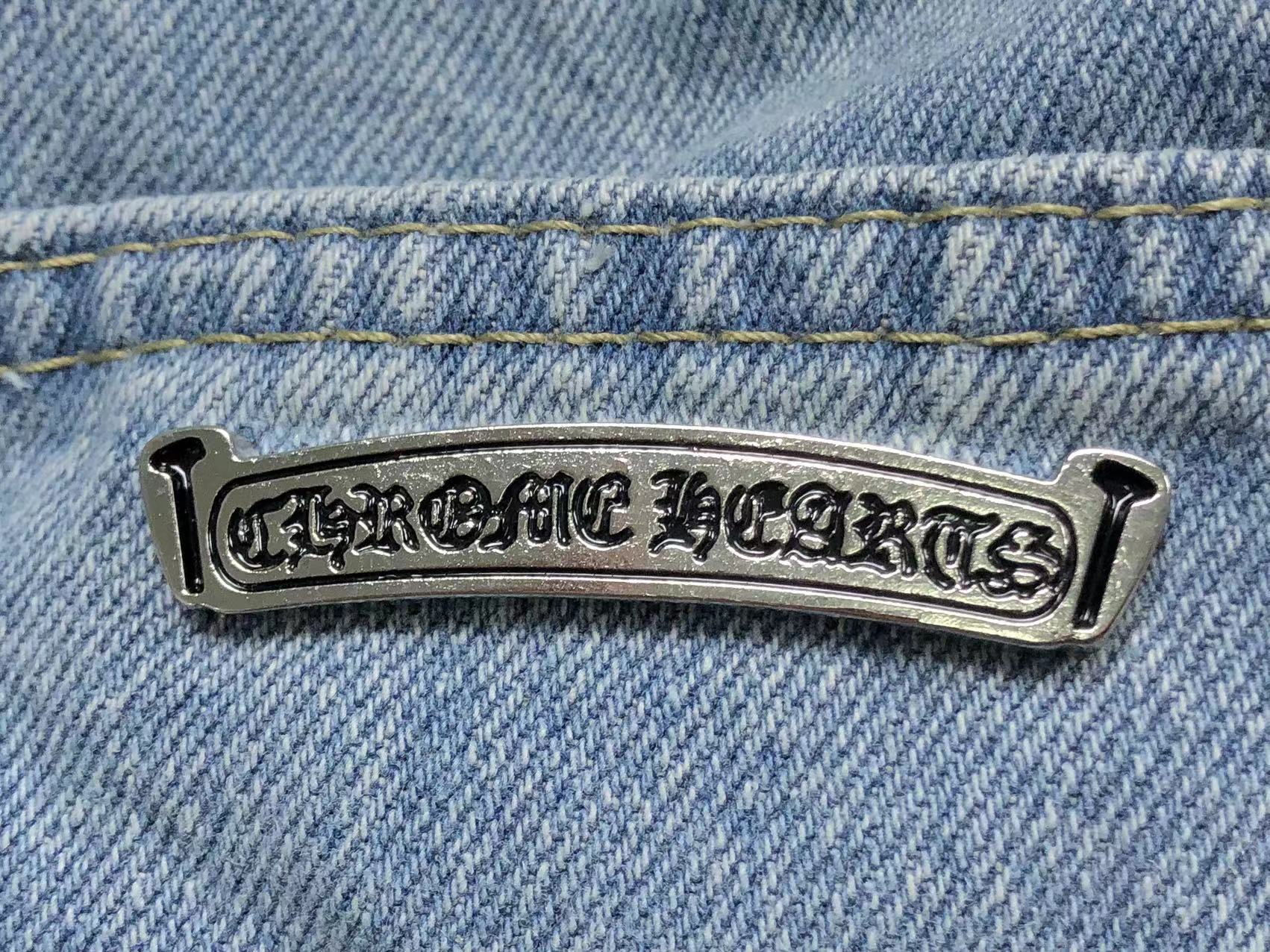 chrome-hearts-cross-patch-jeans-blue-washed-4_d2fc75a9-Drip Store Argentina