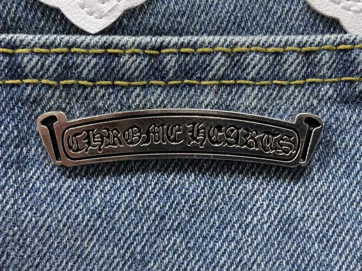 chrome-hearts-cross-patch-jeans-blue-washed-9_a2b35ae5-Drip Store Argentina