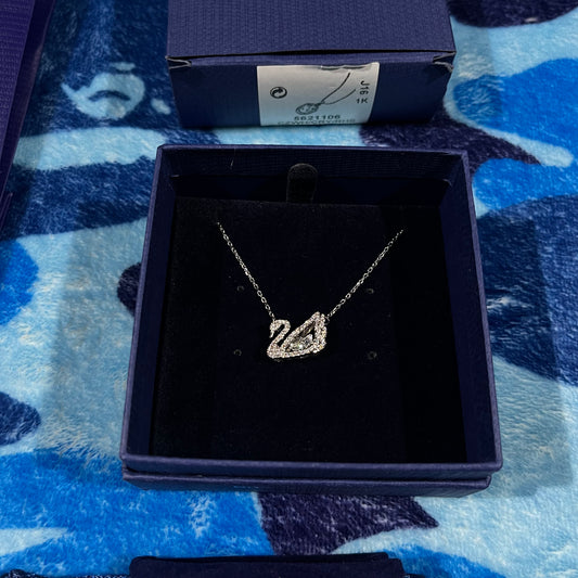 Collar Swarovski Swan Plateado