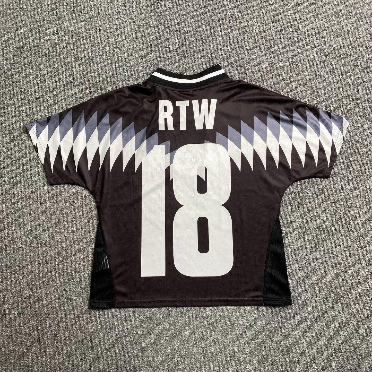 corteiz-club-rtw-football-jersey-black-2-Drip Store Argentina