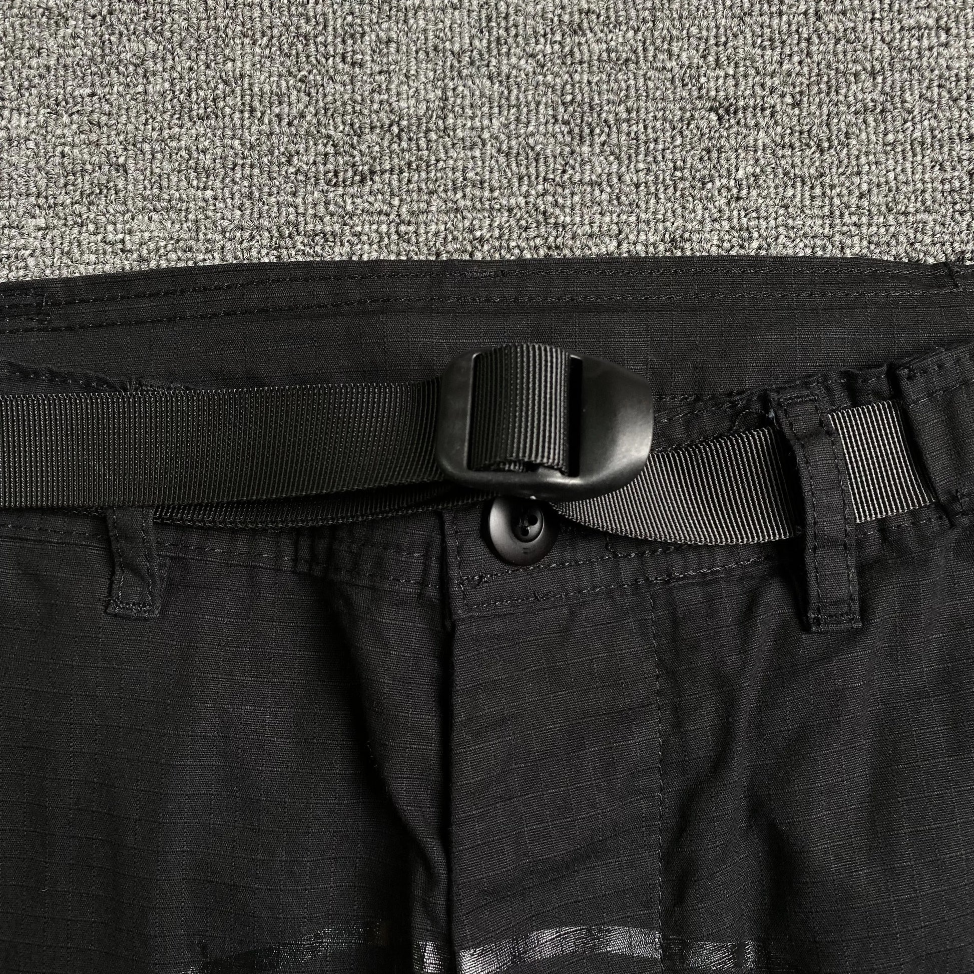 corteiz-guerillaz-cargos-triple-black-4-Drip Store Argentina