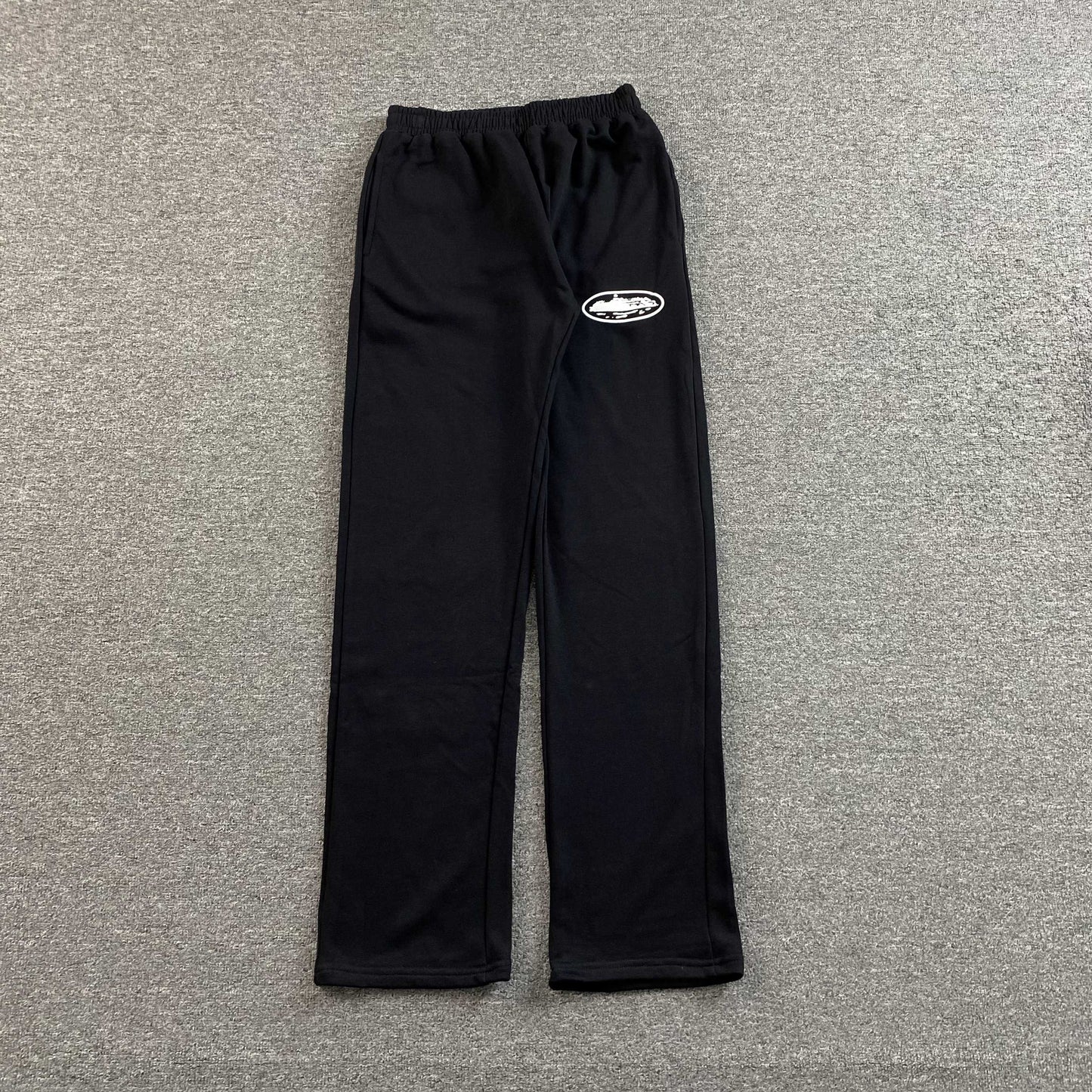 Corteiz Island Puff Print Open Hem Pants Black