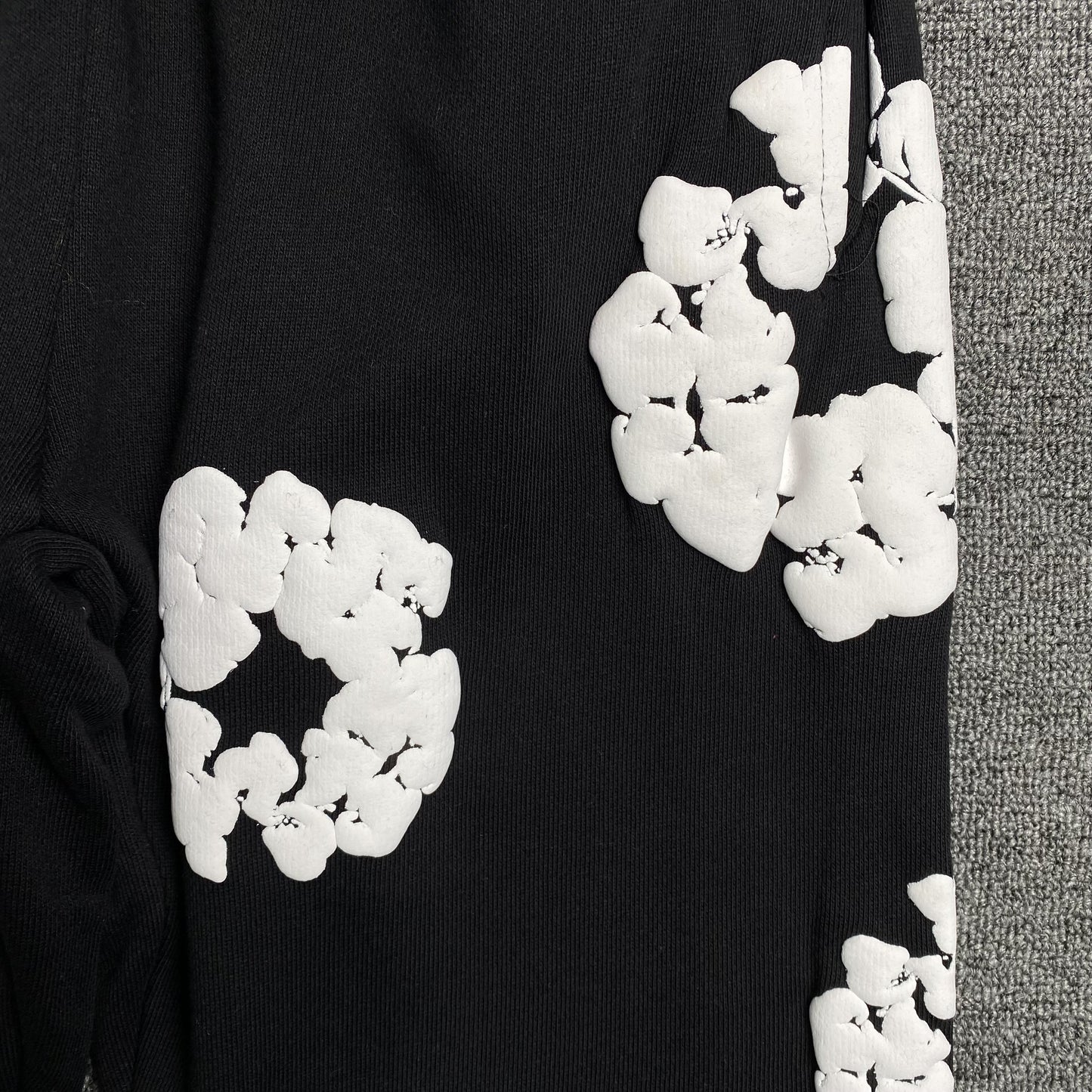 DENIM TEARS THE COTTON WREATH SWEATPANTS BLACK-Drip Store Argentina