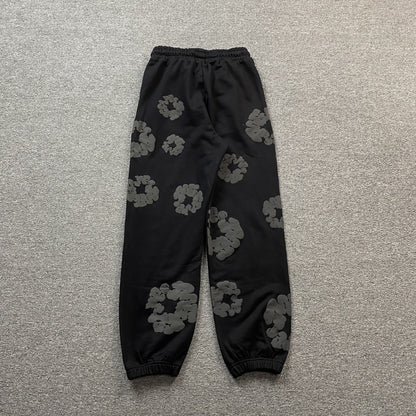denim-tears-the-cotton-wreath-sweatpants-monochrome-2-Drip Store Argentina