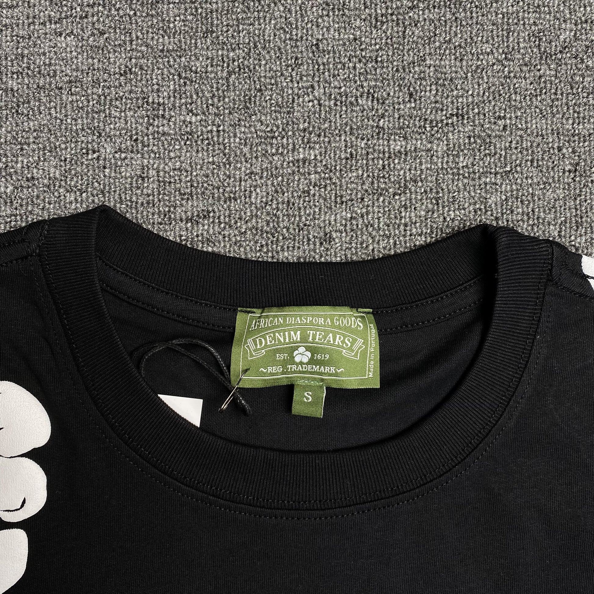 DENIM TEARS THE COTTON WREATH TEE BLACK-Drip Store Argentina
