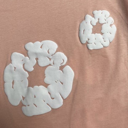 denim-tears-the-cotton-wreath-tee-pink-3-Drip Store Argentina