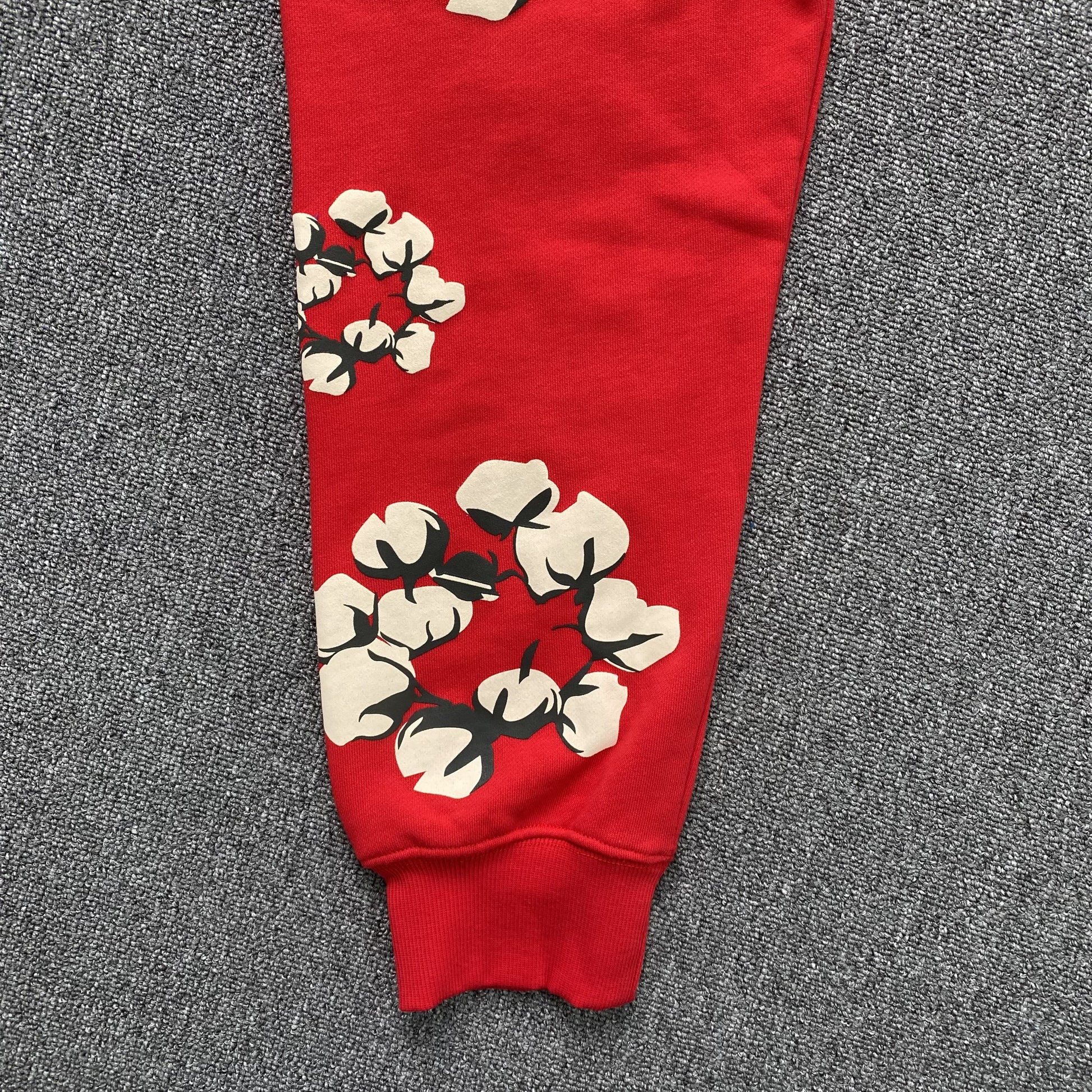 denim-tears-x-cpfm-cactus-tears-wreath-hoodie-red-3-Drip Store Argentina
