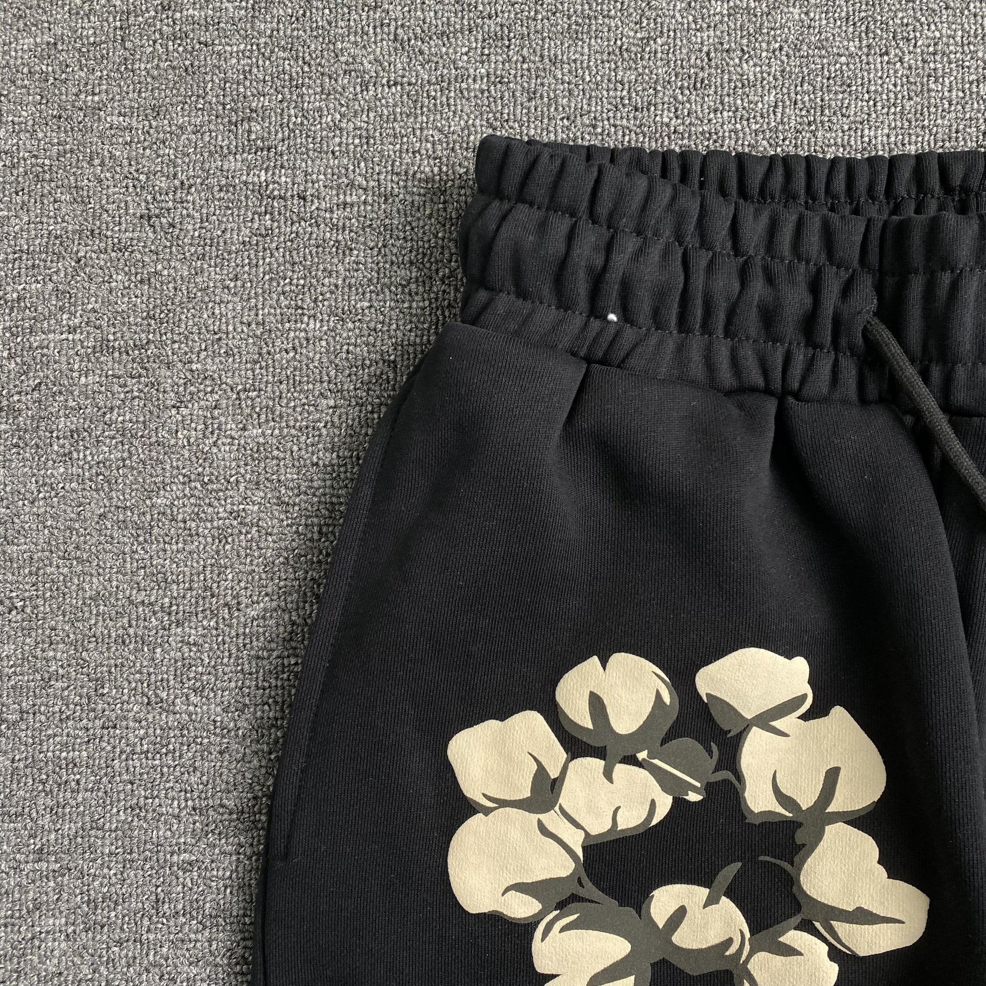 denim-tears-x-cpfm-cactus-tears-wreath-pants-black-4-Drip Store Argentina