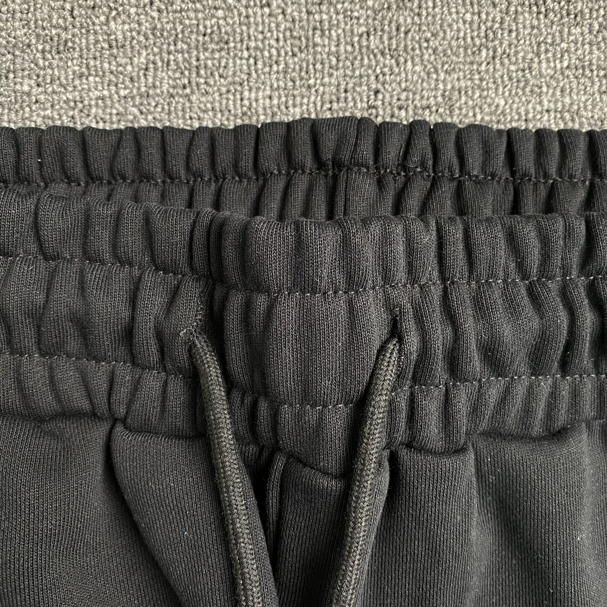 denim-tears-x-cpfm-cactus-tears-wreath-pants-black-5-Drip Store Argentina