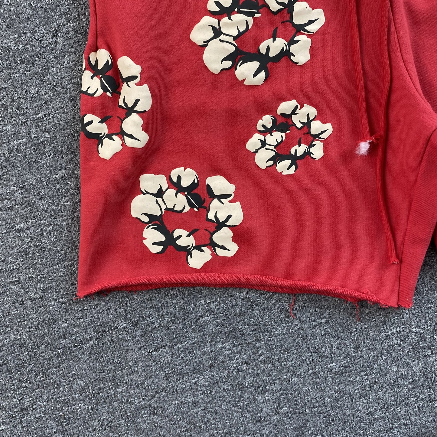 denim-tears-x-cpfm-cactus-tears-wreath-shorts-red-4-Drip Store Argentina