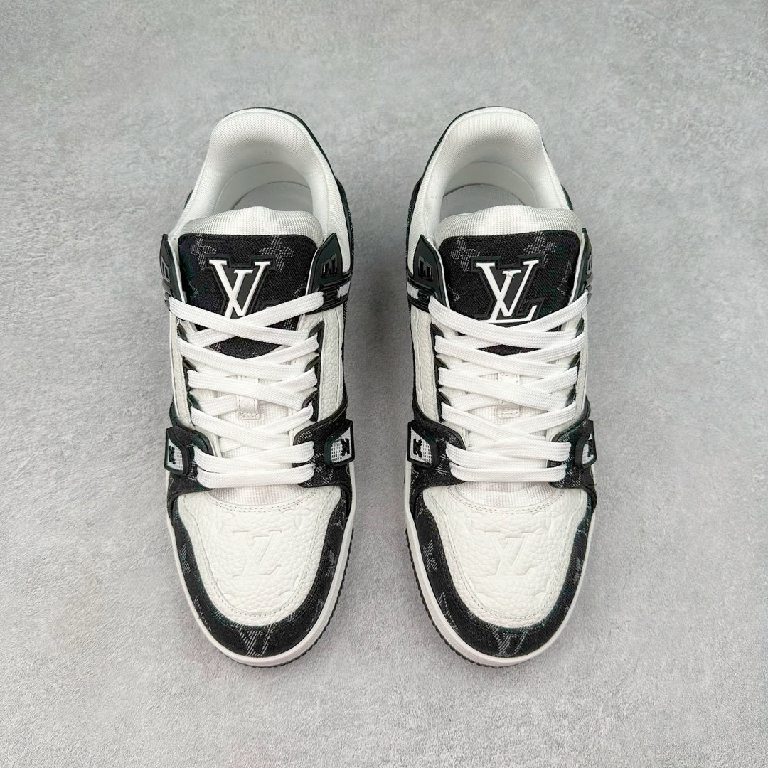 Louis Vuitton Trainer Sneaker Black