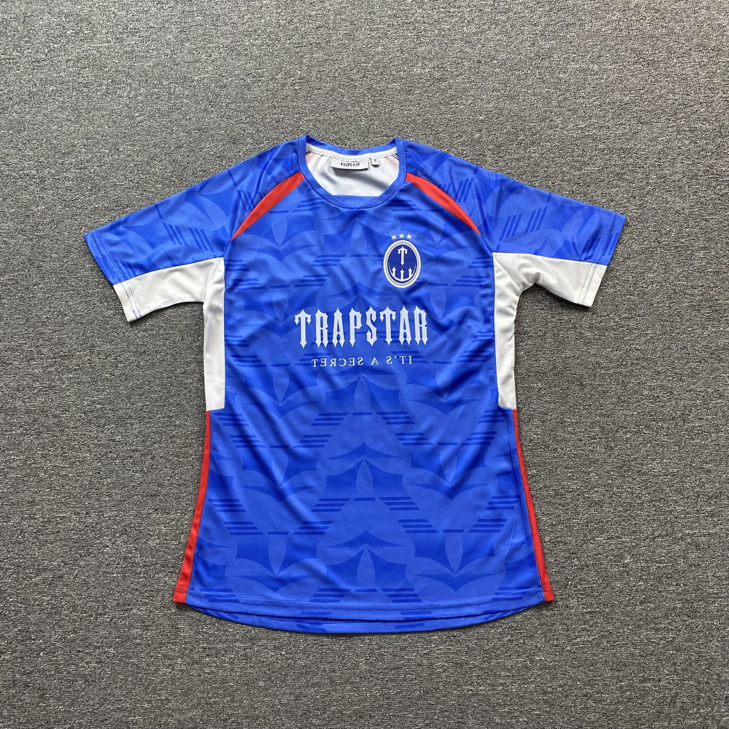 TRAPSTAR IRONGATE FOOTBALL JERSEY BLUE RED