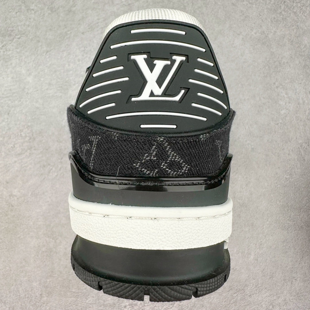 Louis Vuitton Trainer Sneaker Black