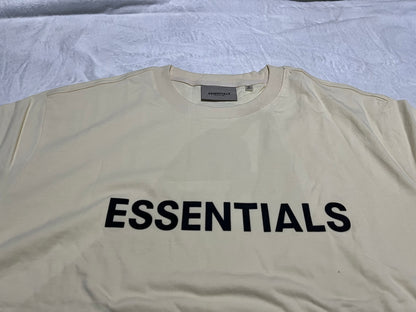 fear-of-god-essentials-boxy-t-shirt-applique-logo-buttercream-2-Drip Store Argentina