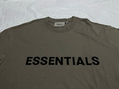 fear-of-god-essentials-boxy-t-shirt-applique-logo-cement-2-Drip Store Argentina