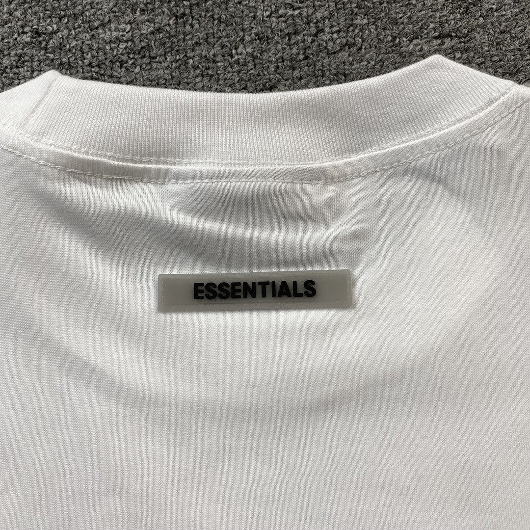 fear-of-god-essentials-boxy-t-shirt-applique-logo-white-5-Drip Store Argentina