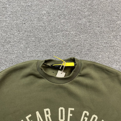 fear-of-god-essentials-crewneck-military-3-Drip Store Argentina