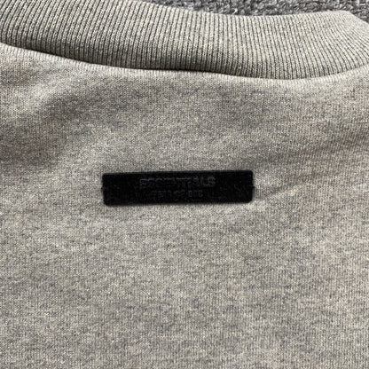 fear-of-god-essentials-crewneck-state-dark-heather-7-Drip Store Argentina