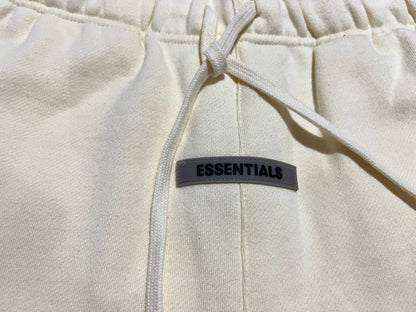 fear-of-god-essentials-fleece-shorts-buttercream-3-Drip Store Argentina