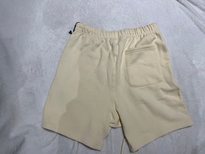 fear-of-god-essentials-fleece-shorts-buttercream-5-Drip Store Argentina