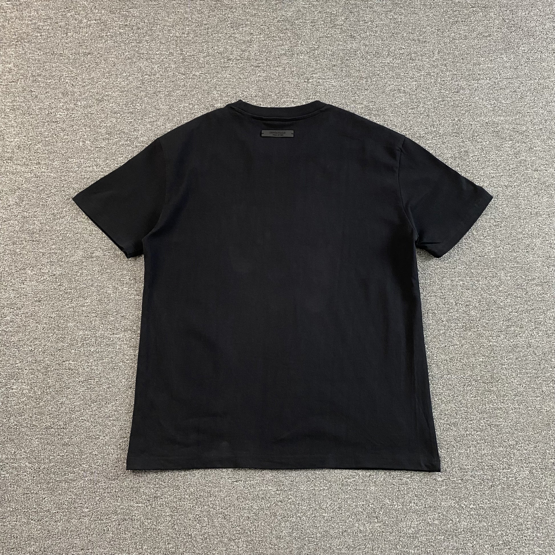 fear-of-god-essentials-nba-tee-black-4-Drip Store Argentina