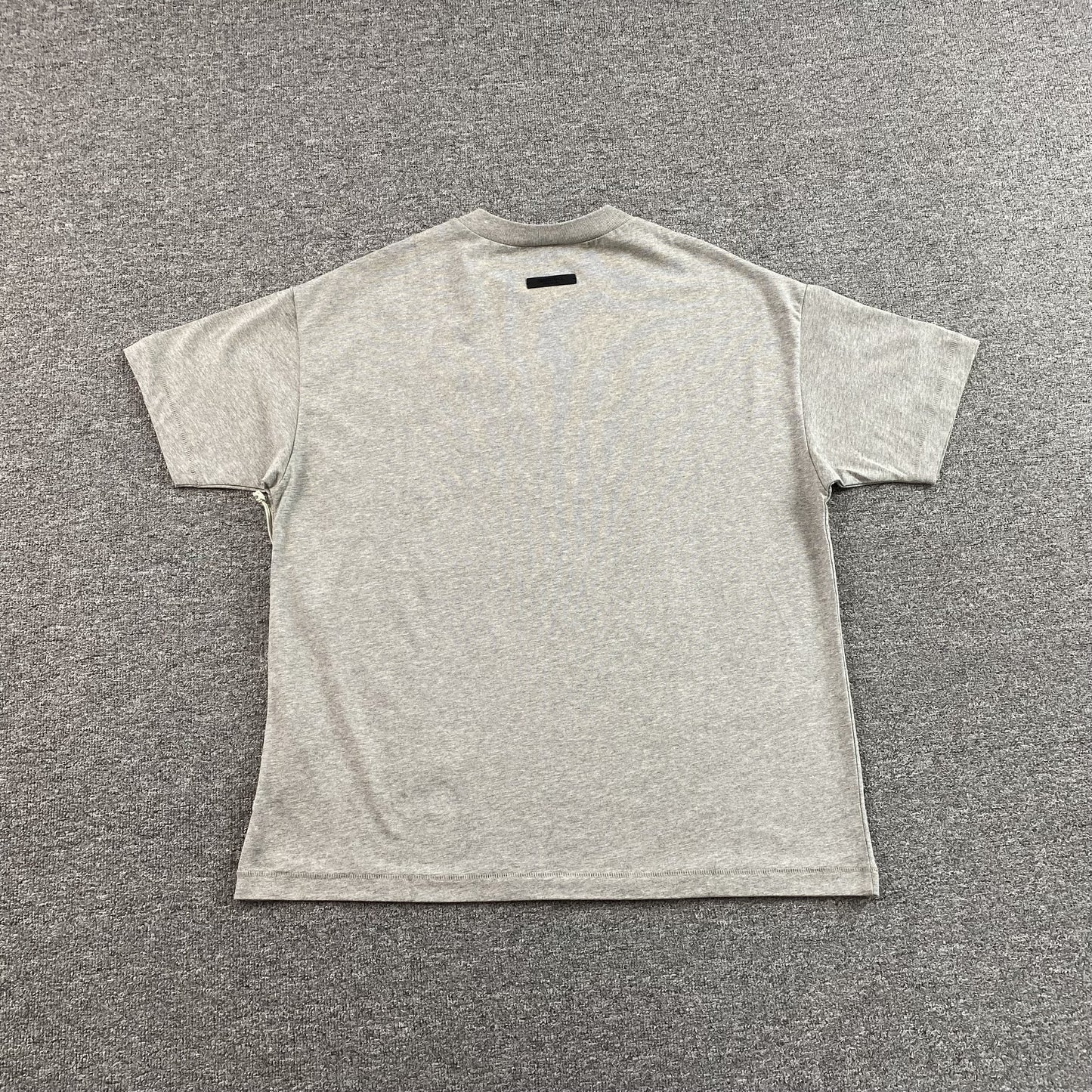fear-of-god-essentials-nba-tee-grey-3_24322180-Drip Store Argentina