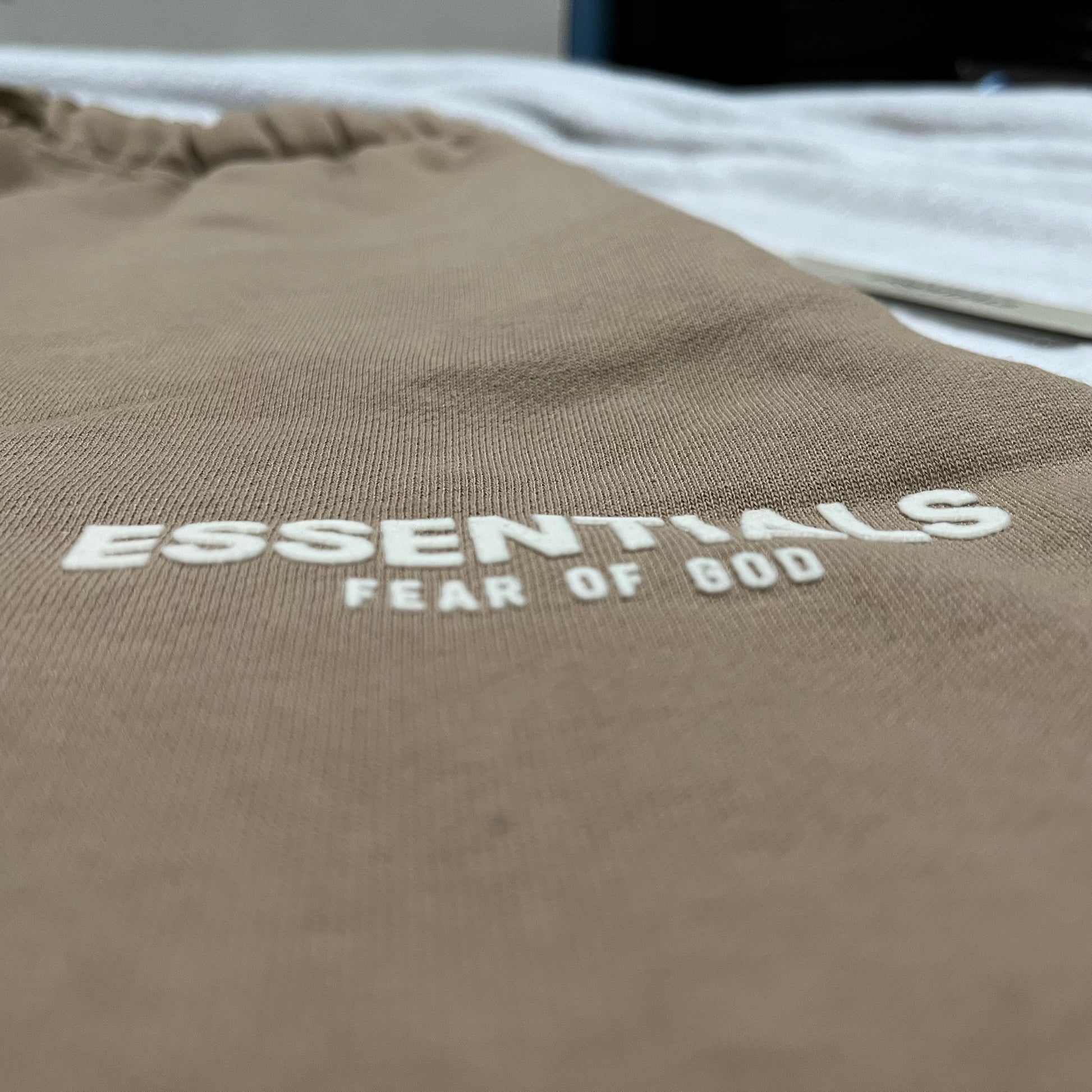 fear-of-god-essentials-shorts-oak-3-Drip Store Argentina