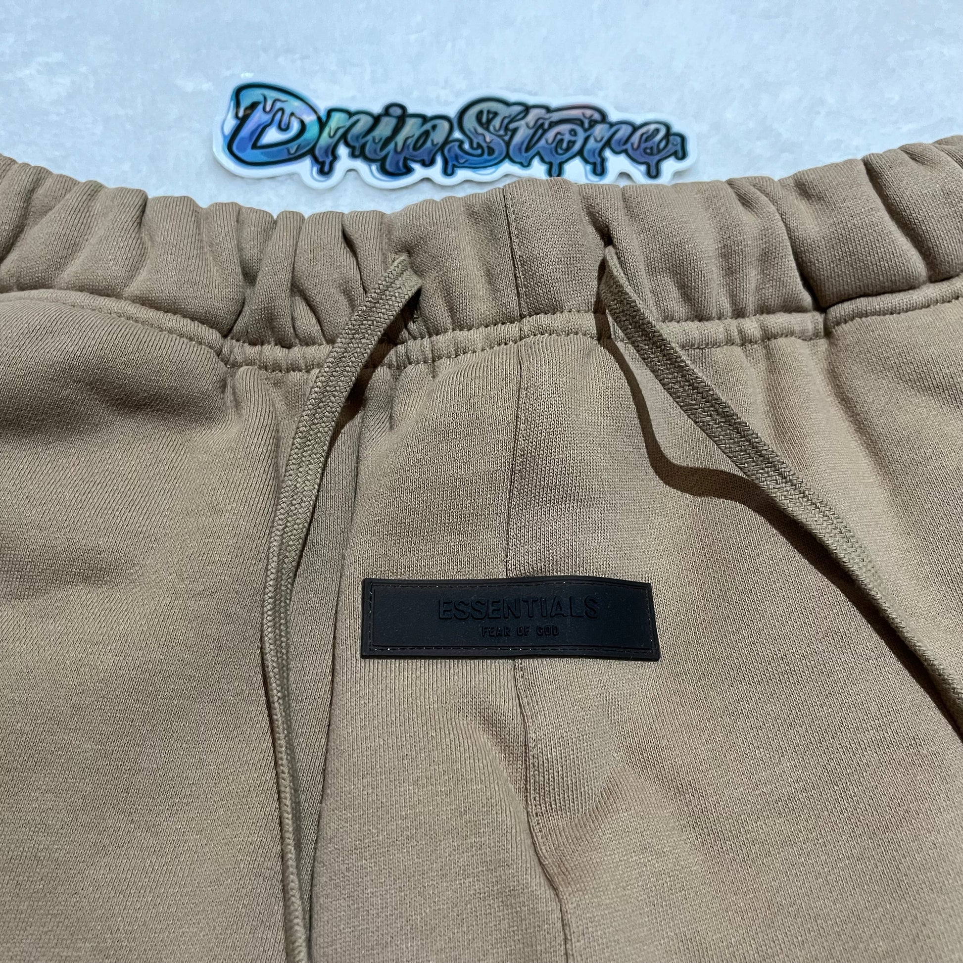 fear-of-god-essentials-shorts-oak-4-Drip Store Argentina
