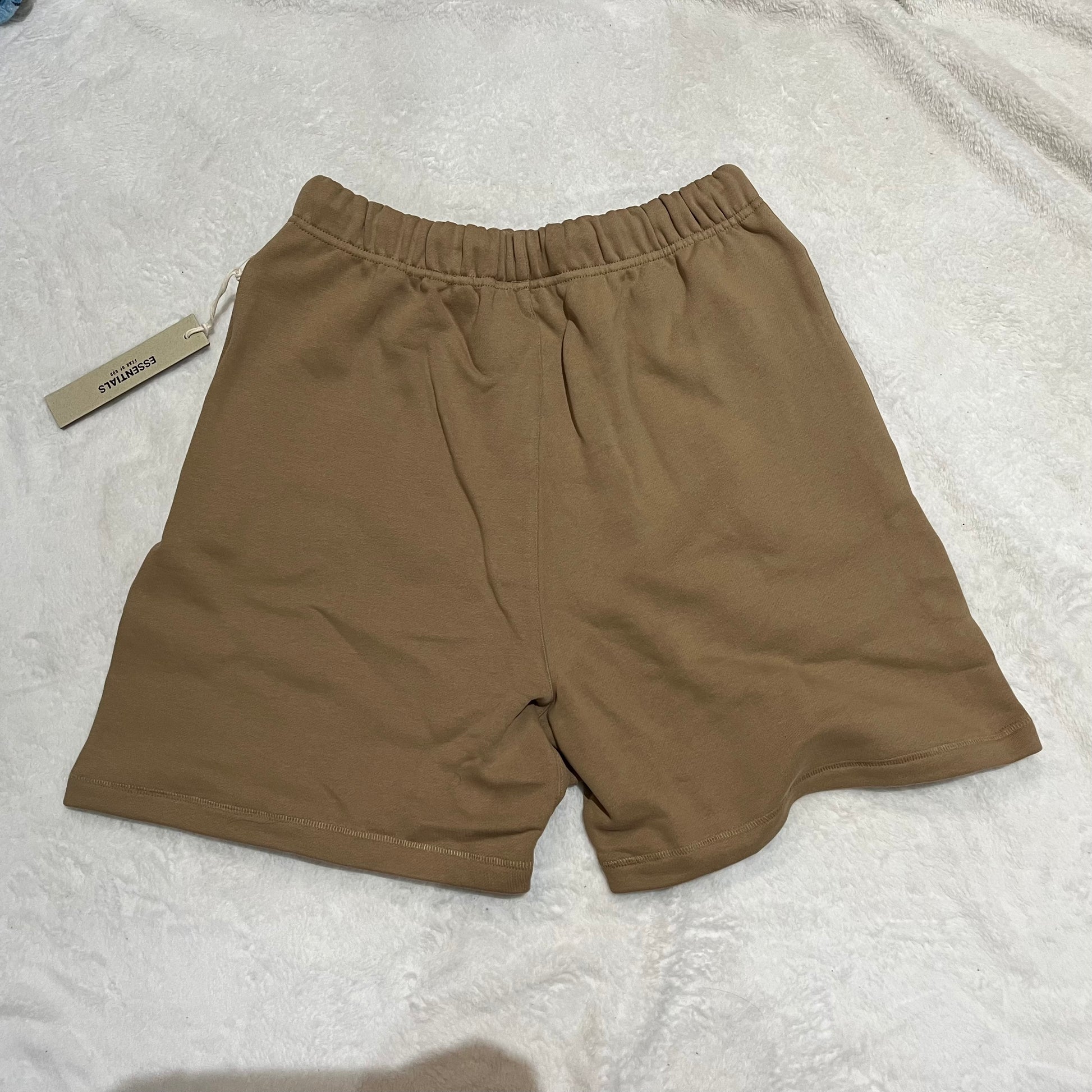 fear-of-god-essentials-shorts-oak-8-Drip Store Argentina