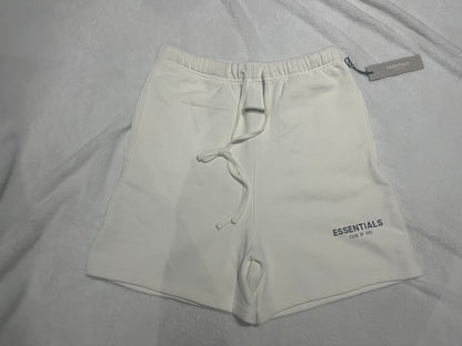 fear-of-god-essentials-sweat-shorts-white-Drip Store Argentina