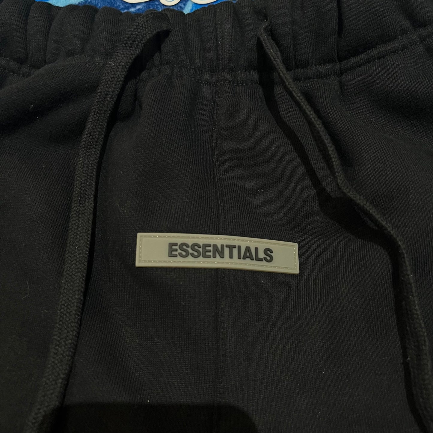 fear-of-god-essentials-sweatpants-black-4-Drip Store Argentina