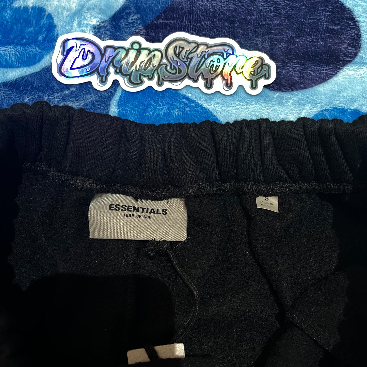 fear-of-god-essentials-sweatpants-black-5-Drip Store Argentina