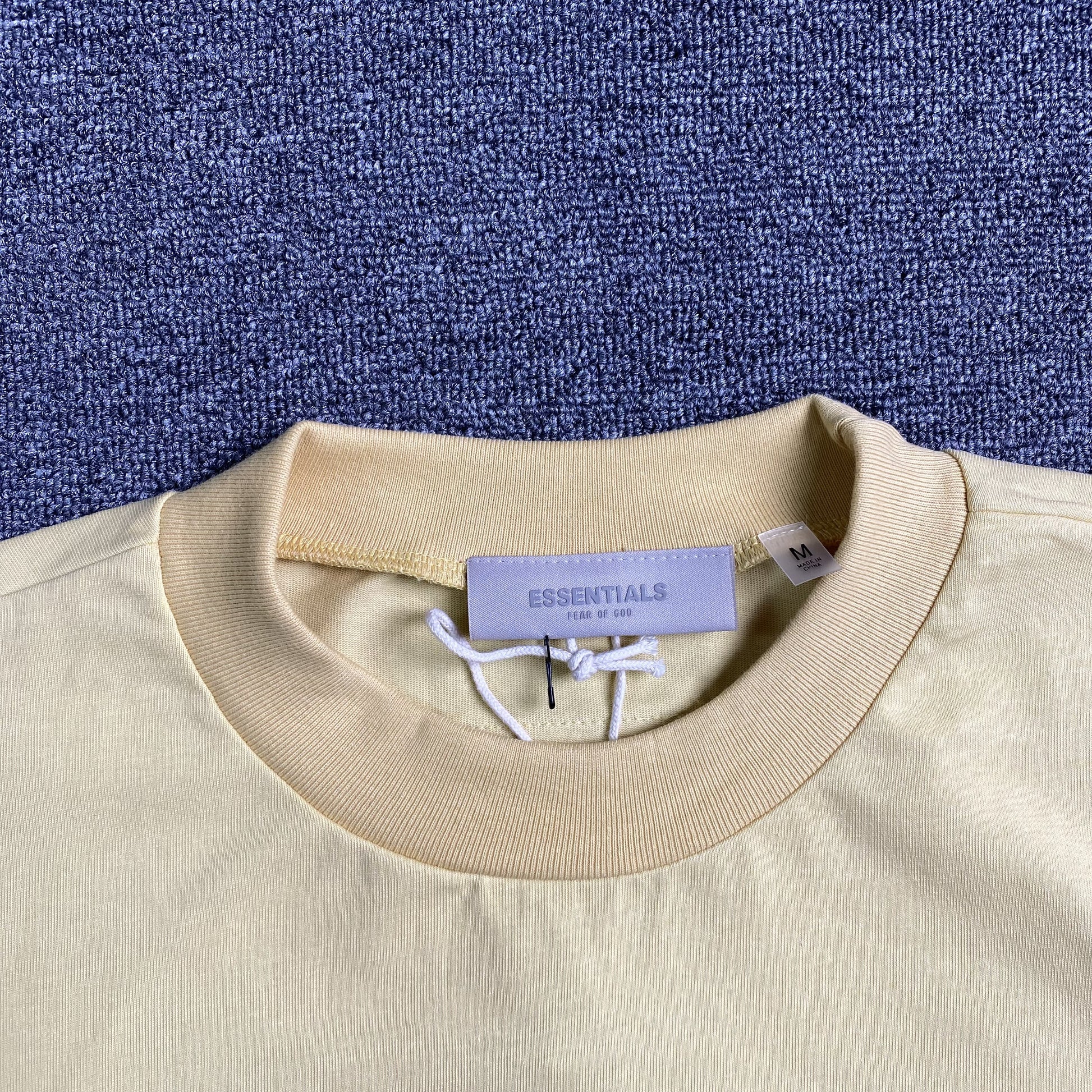 fear-of-god-essentials-tee-egg-shell-4-Drip Store Argentina