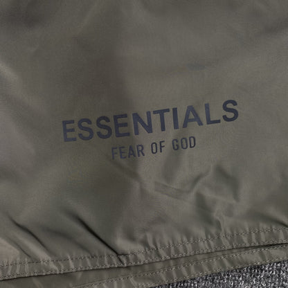 fear-of-god-essentials-volley-shorts-cement-3-Drip Store Argentina