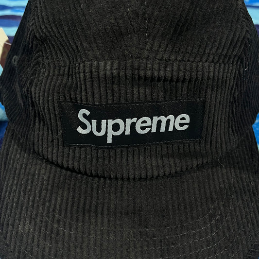 Gorra Supreme Corderoy Negro
