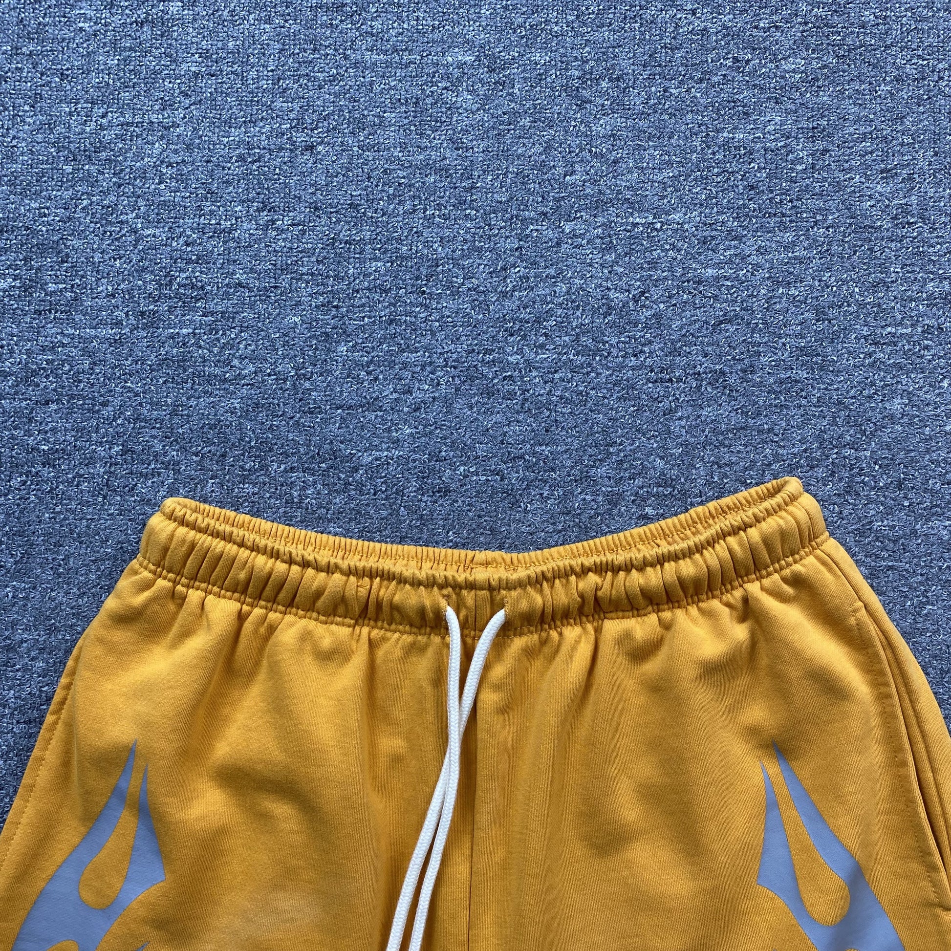 hellstar-flame-shorts-orange-3-Drip Store Argentina