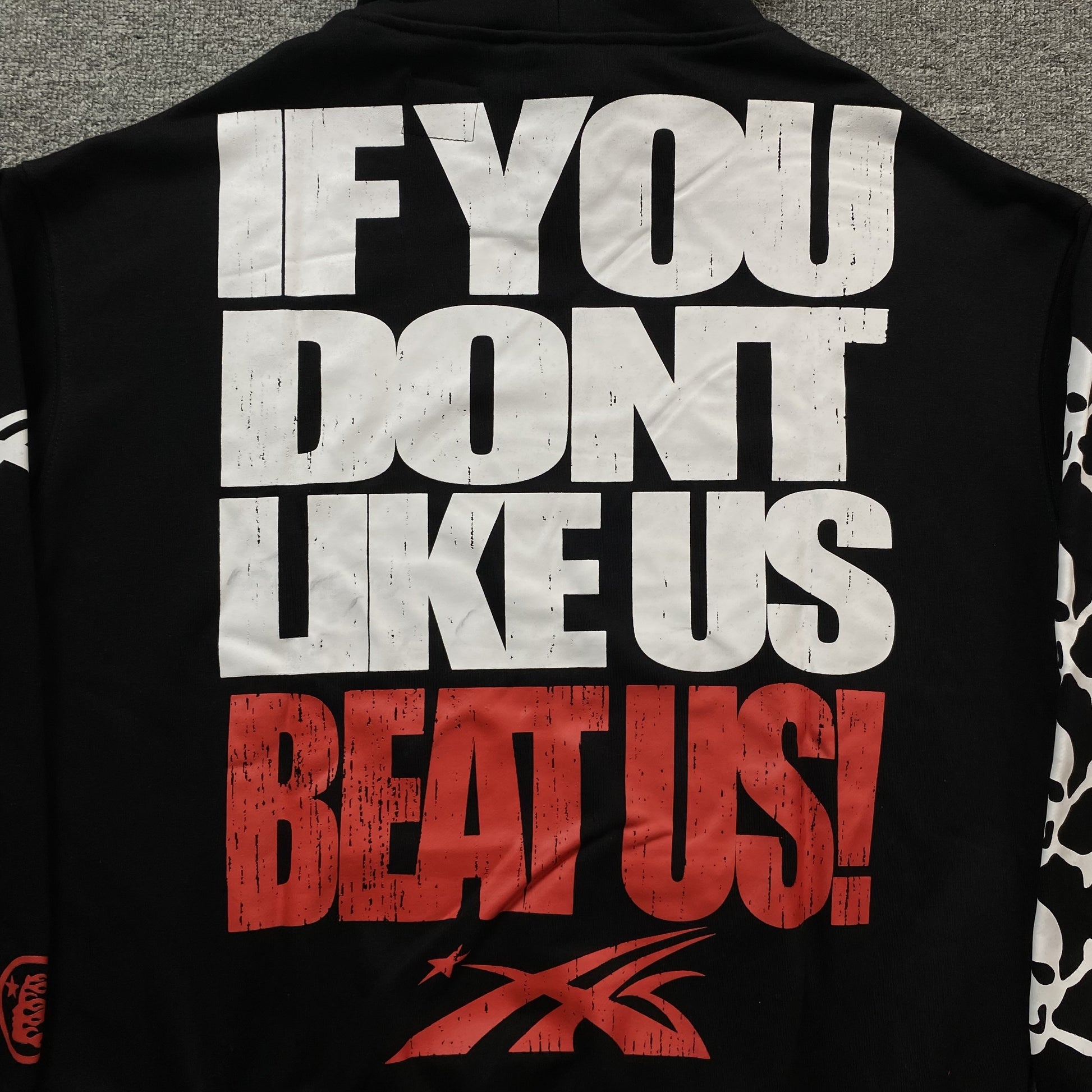 hellstar-if-you-dont-like-us-beat-us-hoodie-black-4-Drip Store Argentina