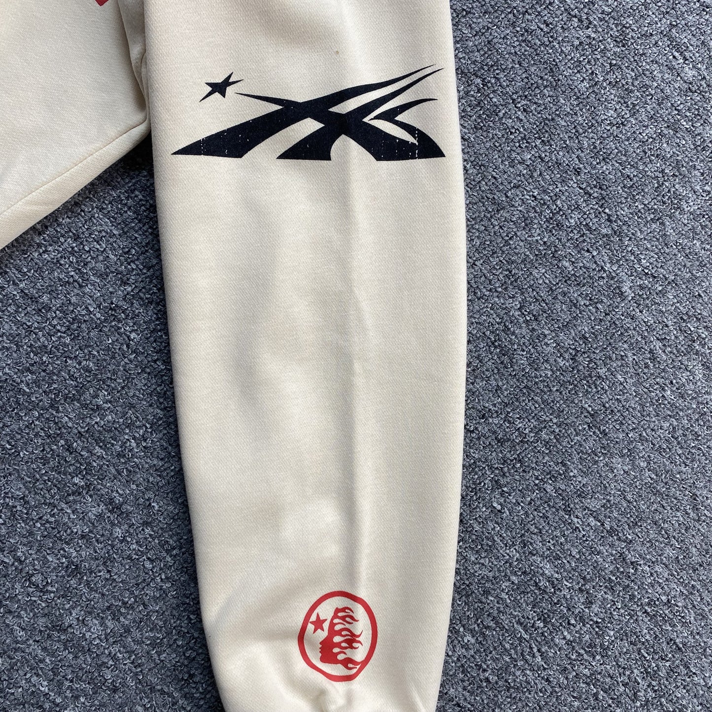 hellstar-if-you-dont-like-us-beat-us-hoodie-white-6-Drip Store Argentina